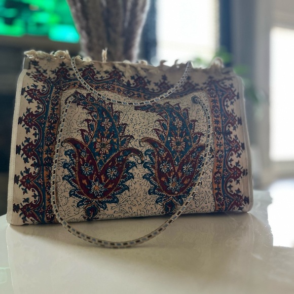 Elegant Cream and Blue Patterned Women's Bag - Picture 2 of 7